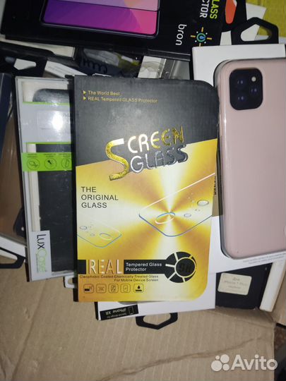 Чехлы и защитные стёкла на разные модели телефонов