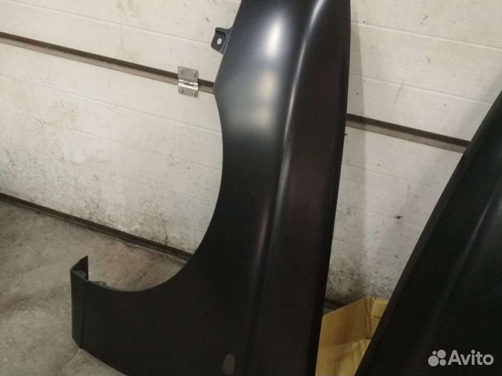 Крылья передние ланос новые под окрас