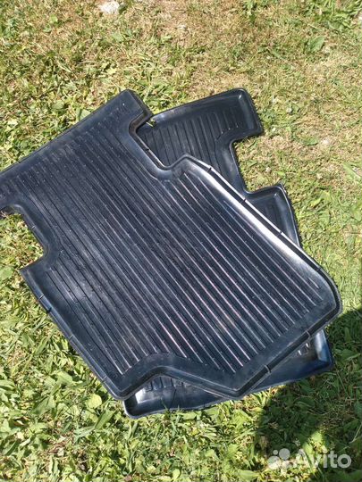 Автомобильные коврики резиновые