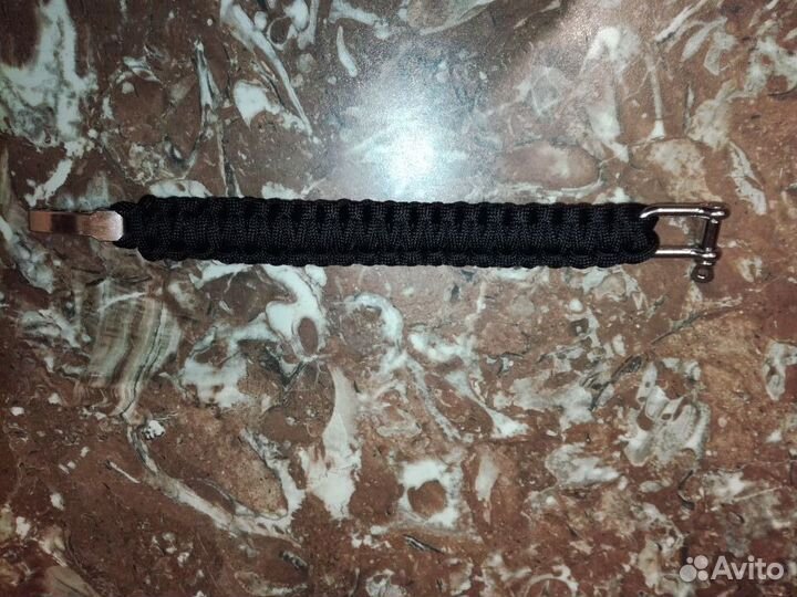 Туристический браслет из паракорда