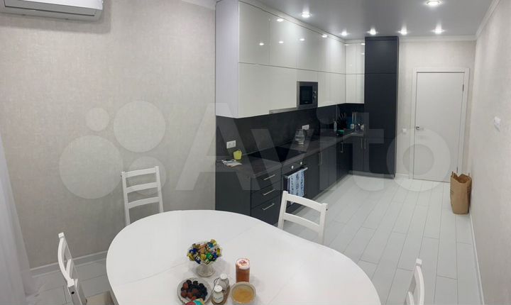 3-к. квартира, 87 м², 16/25 эт.