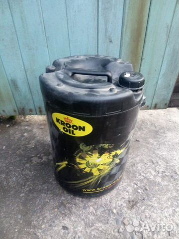 Канистры пластиковые 20 литров