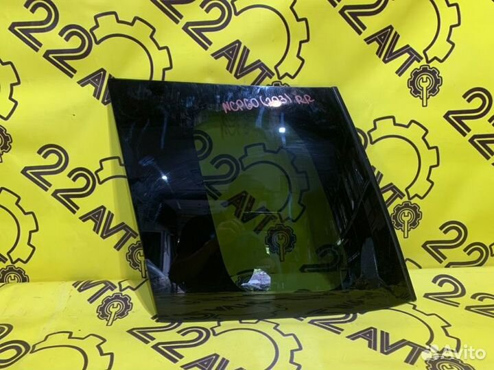 Форточка задняя правая Toyota Ist NCP60 2NZ-FE