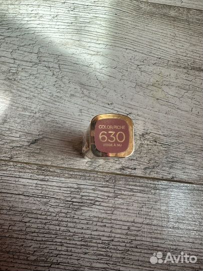 Loreal помада 630 color riche (beige a nu) Новая