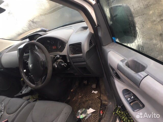 Разбор на запчасти Peugeot Expert