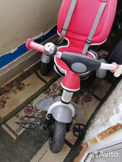 Детский велосипед с ручкой