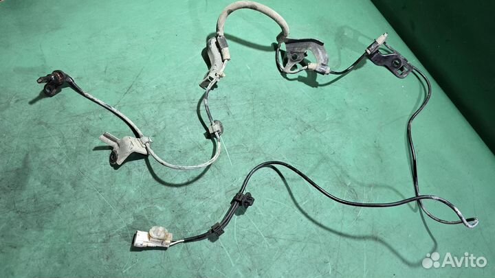 Б/У Б/У Датчик ABS передний L G8 toyota Hilux