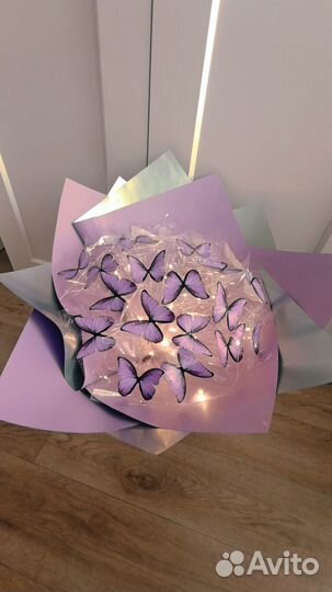 Светящийся букет из бабочек