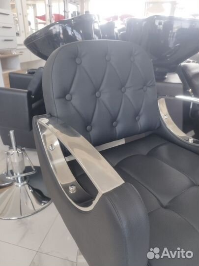 Парикмахерское кресло