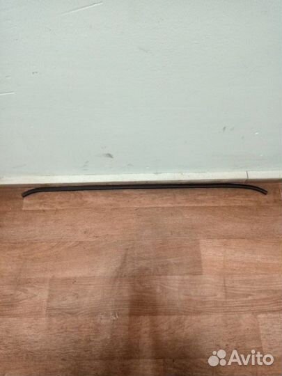 Молдинг стекла крышки багажника Toyota Carina E