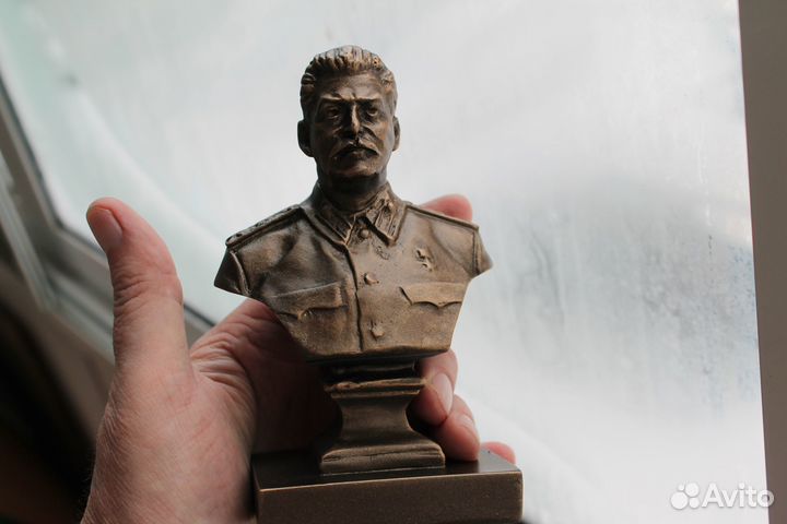 Бюст И.В.Сталин