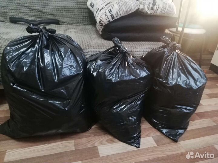 Вещи одежда много мешки