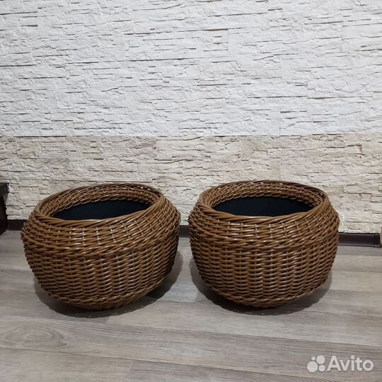 Кашпо для цветов из искусственного ротанга