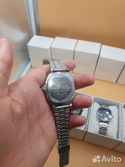 Наручные часы синие