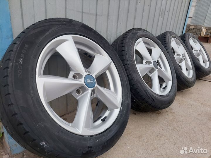 R16 Viatti Strada Asimmetrico V-130 205/55, PCD 5x108 DIA 63.3