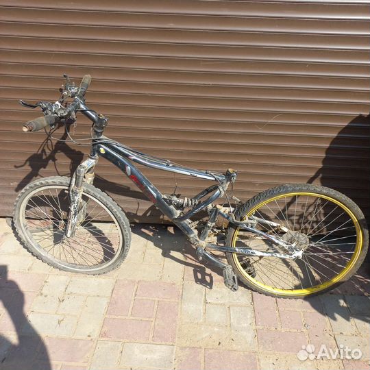 Велосипед на запчасти в резерве