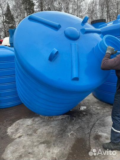 Пластиковый бак / Емкость для воды, бочка от 2 куб