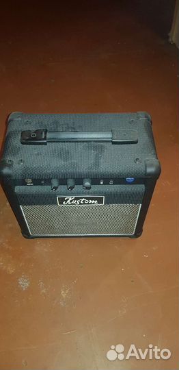 Гитарный комбоусилитель