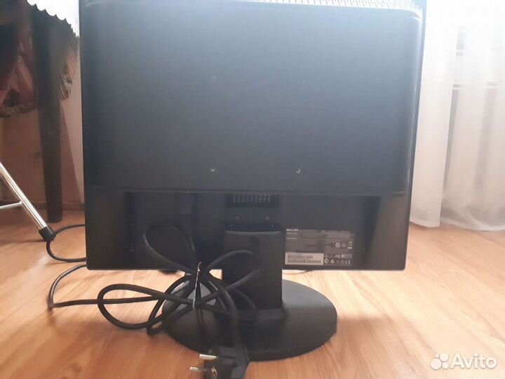 Монитор philips 19