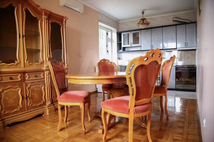 Дом 256,3 м² на участке 6,9 сот.