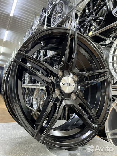 Диски литые R14 4*98 Vossen