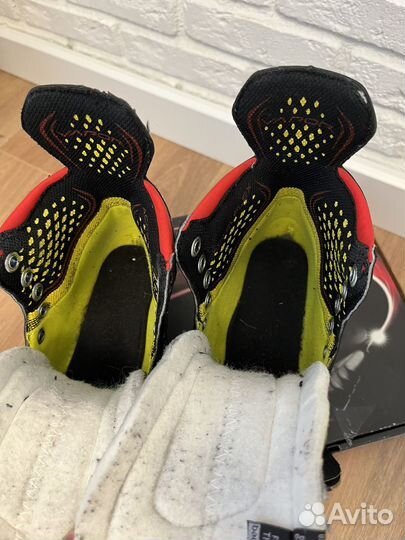 Хоккейные коньки bauer y11ee