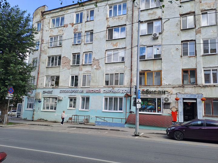 Торговая площадь, с арендатором 284 м²