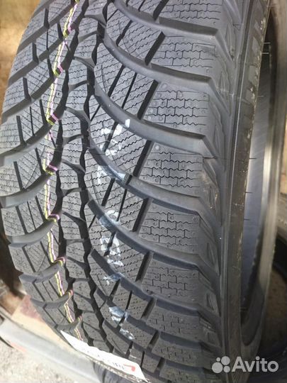 Kumho WinterCraft WP71 255/45 R18 103V