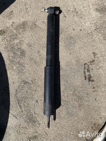 Амортизатор Mitsubishi Pajero 4 3.2D 2007