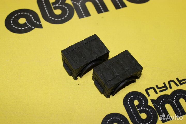 Втулка стабилизатора передней подвески Опель ниж