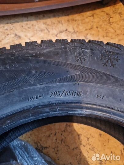 Viatti Brina Nordico V-522 205/65 R16 95T