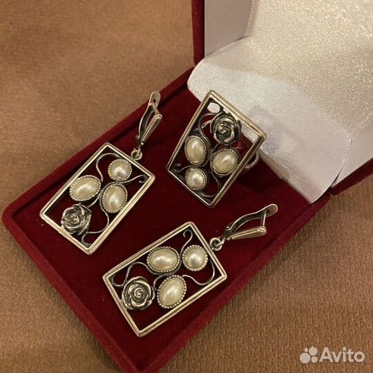 Серебряные серьги и кольцо