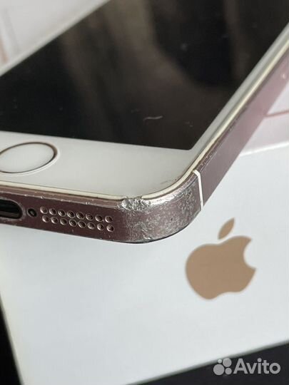 iPhone SE, 32 ГБ