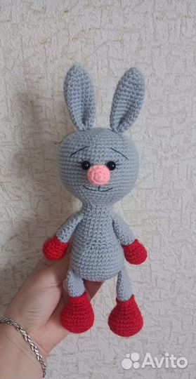 Зайчонок в шапочке ручная работа