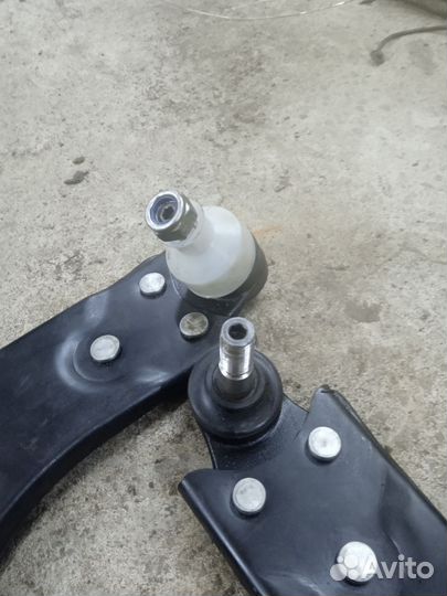 Рычаги передние новые на форд фокус 2,18 мм