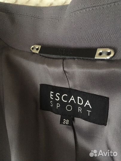 Escada пальто