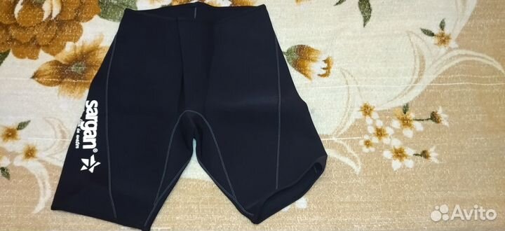 Шорты для плавания из неопрена 2 мм.Новые.Размер М
