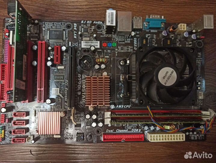 Материнская плата с процессором и памятью