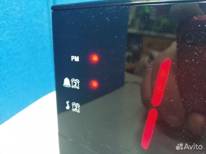 Радиочасы Vitek разные