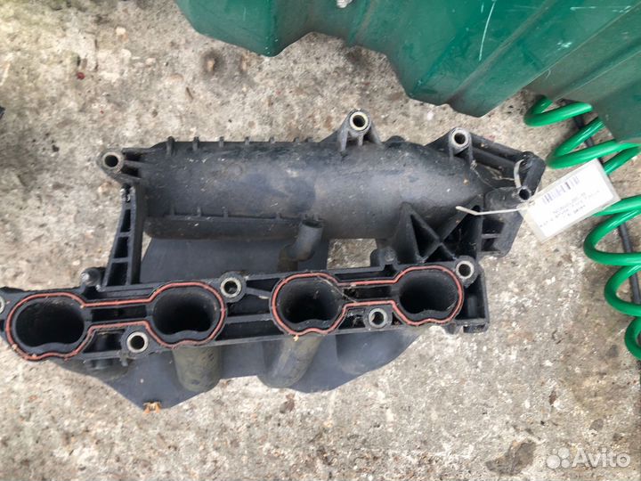 Коллектор впускной Ford Focus 1 1.6 2000