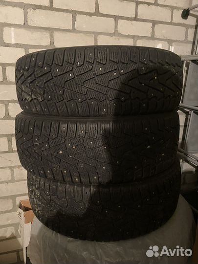 Pirelli Ice Zero 215/65 R17