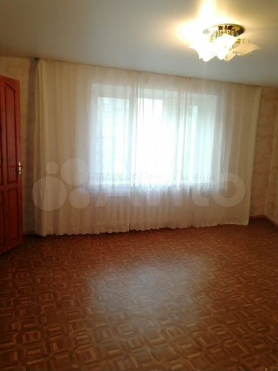 4-к. квартира, 90 м², 4/8 эт.