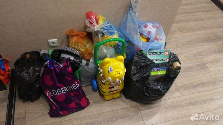 Игрушки для мальчика пакетом