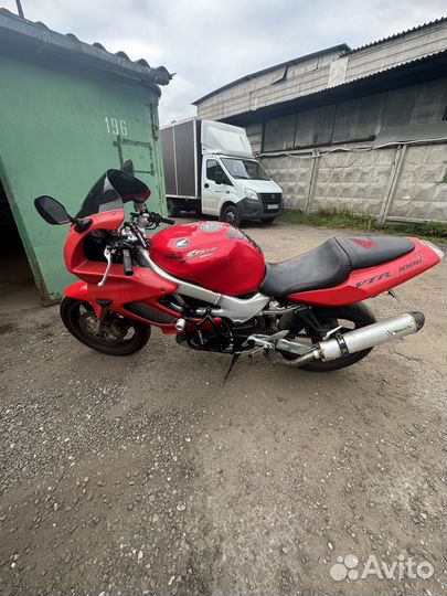 Honda vtr1000f