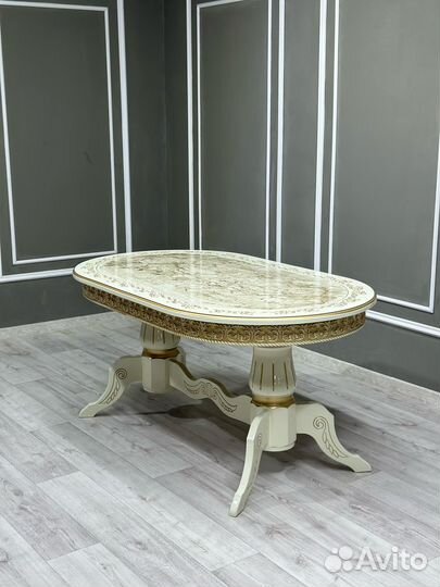 Кухонный стол и стулья