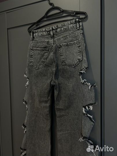 Джинсы широкие