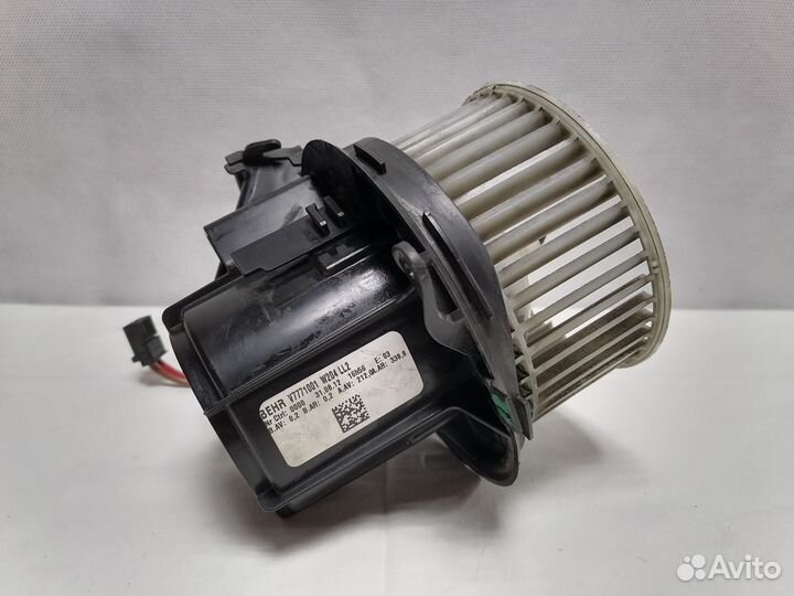 Mercedes с 204 w204 Мотор отопителя салона