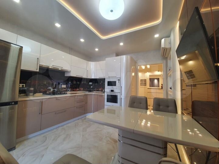 4-к. квартира, 160 м², 6/9 эт.