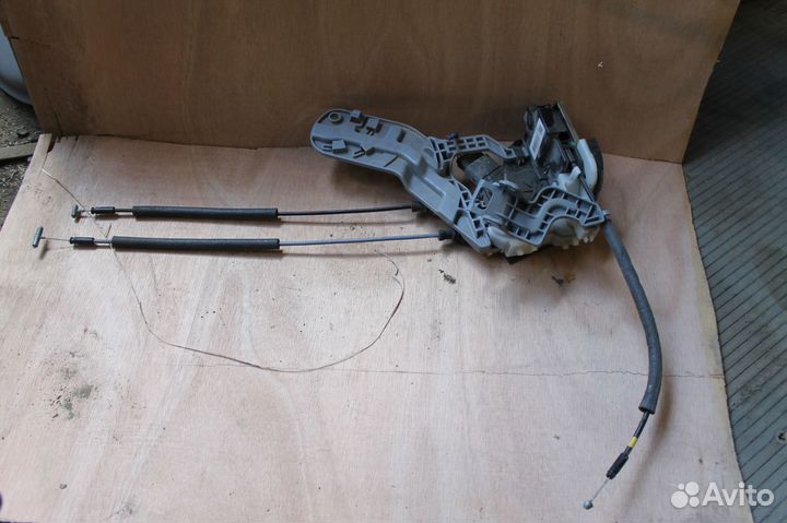 Замок двери задней правой Hyundai Elantra 2012