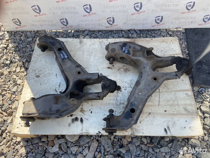 Рычаги передние нижние Chevrolet Suburban GMT400